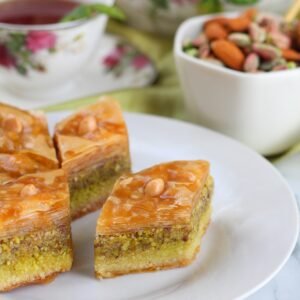 بقلاوة لوز+فستق 1 كغ (24قطعة)