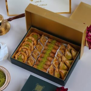 بوكس ذهبي فاخر حجم صغير (29قطعة)