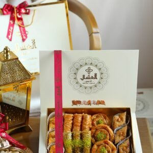 بوكس مشكل فاخر لوز+فستق (17قطعة)