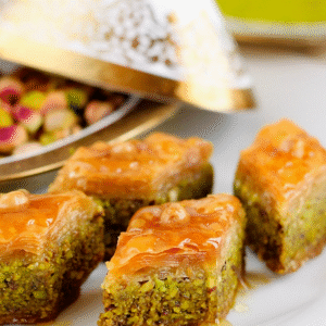 بقلاوة فستق 1 كغ (24قطعة)